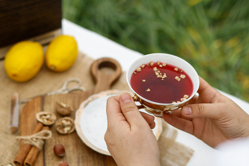 Orange and cinnamon tea benefits, including immune support and antioxidant properties.